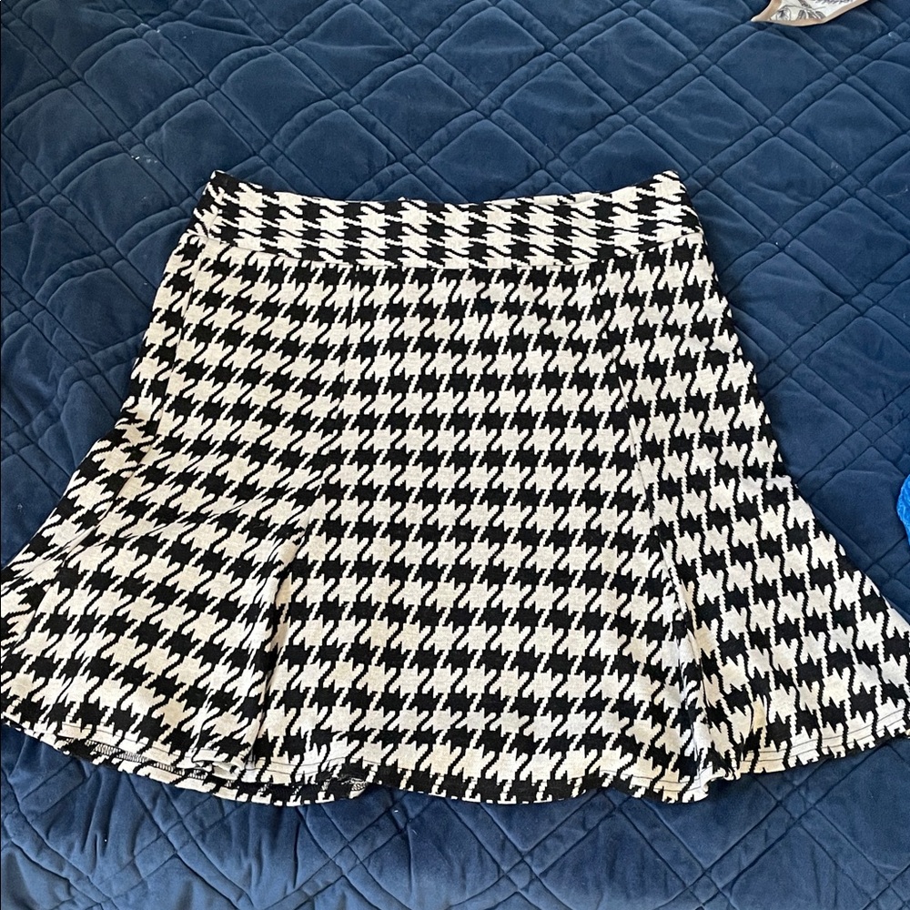 Black and White Houndstooth Circle Skirt